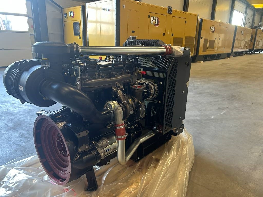 Perkins 1104D-44TA - Diesel Engine - New - محرك - آلات البناء: صورة 2 Perkins 1104D-44TA - Diesel Engine - New - محرك - آلات البناء: صورة 2