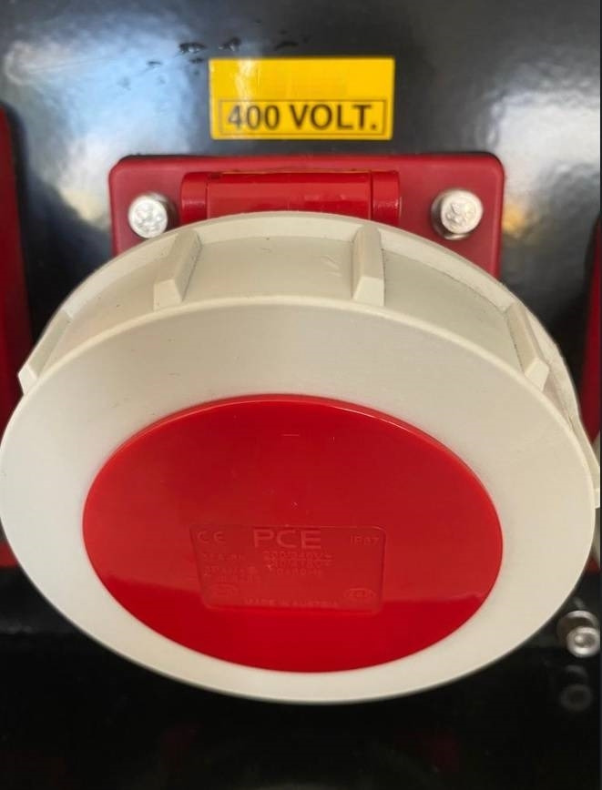 Socket Box 75-160 kVA - 63A - 32A - 2x 16A - IP8X - معدات البناء: صورة 4 Socket Box 75-160 kVA - 63A - 32A - 2x 16A - IP8X - معدات البناء: صورة 4