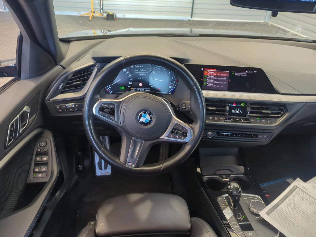 BMW 118I HATCHBACK - سيارة: صورة 5 BMW 118I HATCHBACK - سيارة: صورة 5
