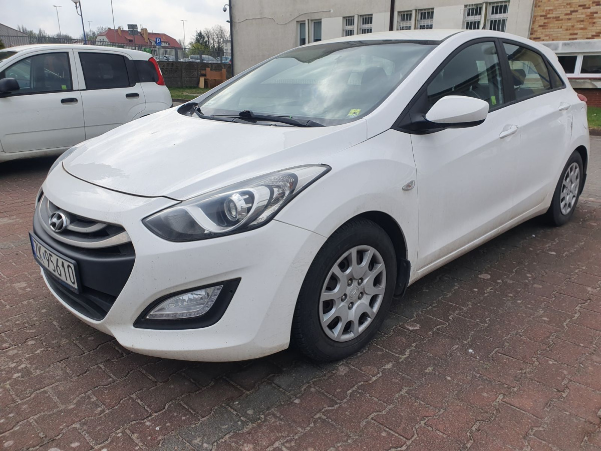 HYUNDAI I30 HATCHBACK - هاتشباك: صورة 2 HYUNDAI I30 HATCHBACK - هاتشباك: صورة 2