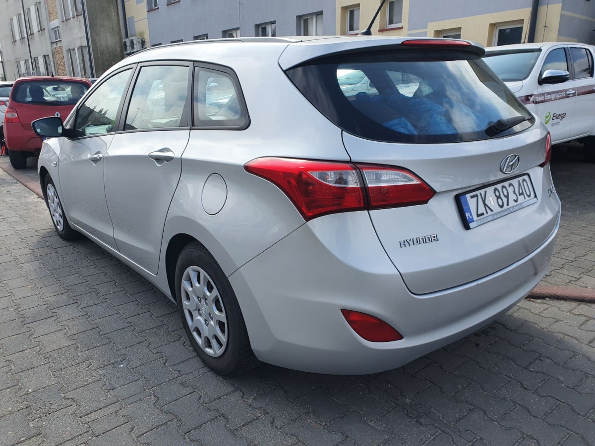 HYUNDAI I30 KOMBI - سيارة: صورة 4 HYUNDAI I30 KOMBI - سيارة: صورة 4