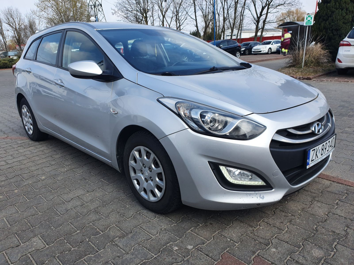 HYUNDAI I30 KOMBI - سيارة: صورة 1 HYUNDAI I30 KOMBI - سيارة: صورة 1