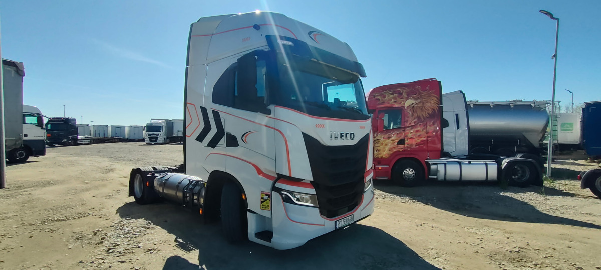 IVECO AS440ST/FP LT LNG CIĄGNIK SIODŁOWY - وحدة جر: صورة 1 IVECO AS440ST/FP LT LNG CIĄGNIK SIODŁOWY - وحدة جر: صورة 1