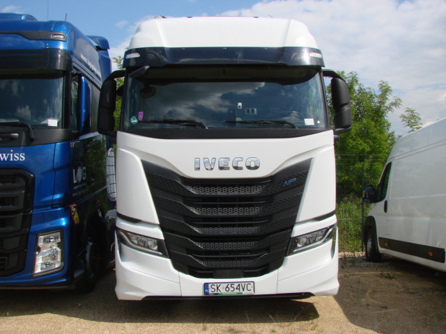 IVECO AS440ST/FP LT LNG CIĄGNIK SIODŁOWY - وحدة جر: صورة 2 IVECO AS440ST/FP LT LNG CIĄGNIK SIODŁOWY - وحدة جر: صورة 2