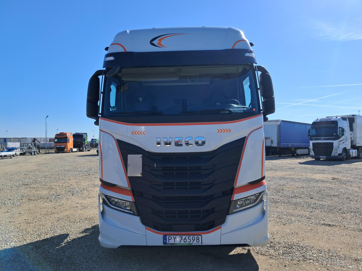 IVECO AS440ST/FP LT LNG CIĄGNIK SIODŁOWY - وحدة جر: صورة 2 IVECO AS440ST/FP LT LNG CIĄGNIK SIODŁOWY - وحدة جر: صورة 2