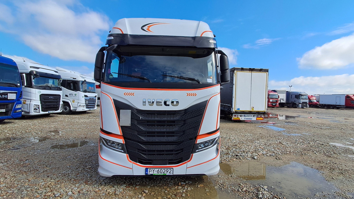 IVECO AS440ST/FP LT LNG CIĄGNIK SIODŁOWY - وحدة جر: صورة 2 IVECO AS440ST/FP LT LNG CIĄGNIK SIODŁOWY - وحدة جر: صورة 2