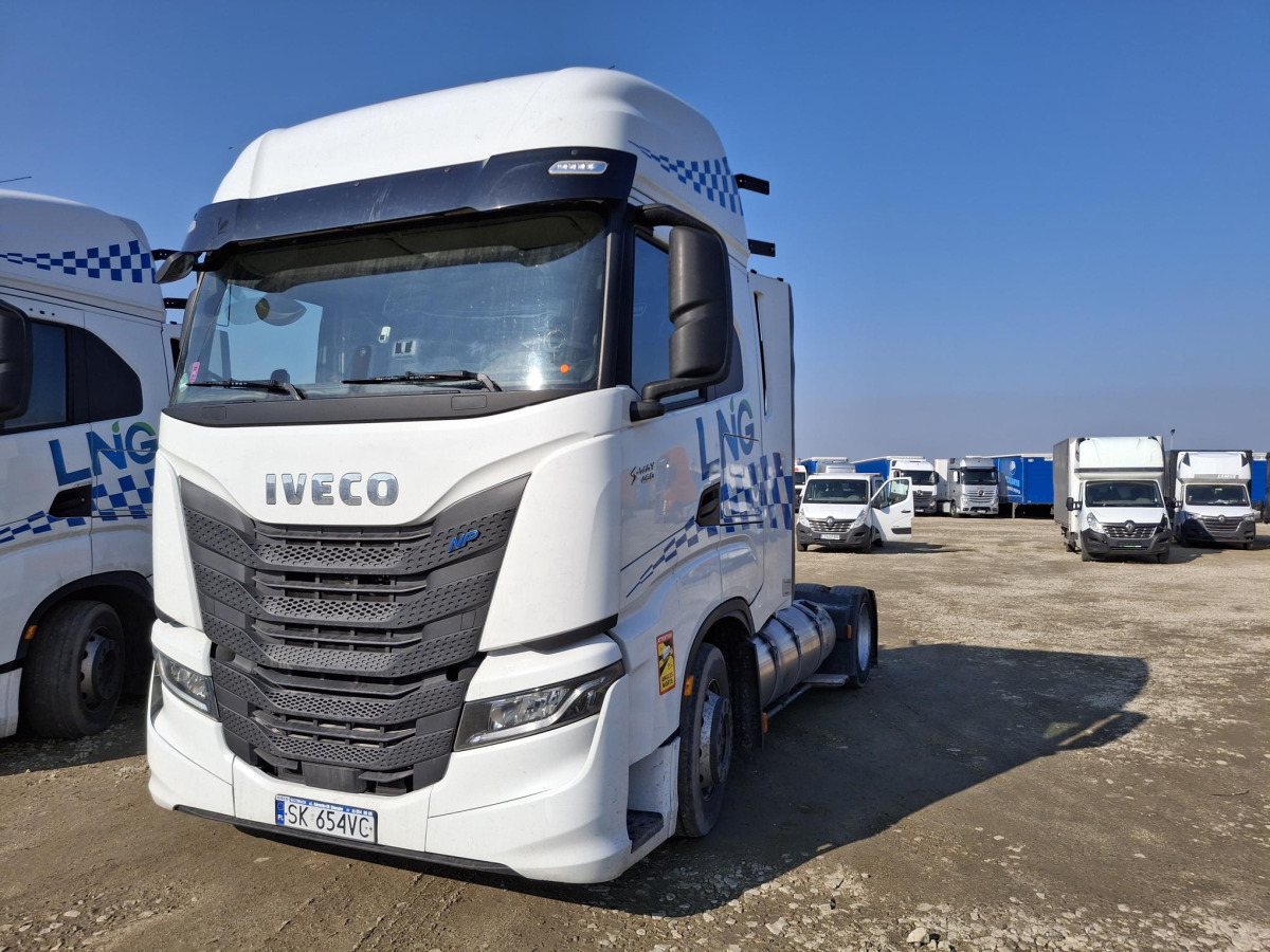 IVECO AS440ST/FP LT LNG CIĄGNIK SIODŁOWY - وحدة جر: صورة 3 IVECO AS440ST/FP LT LNG CIĄGNIK SIODŁOWY - وحدة جر: صورة 3