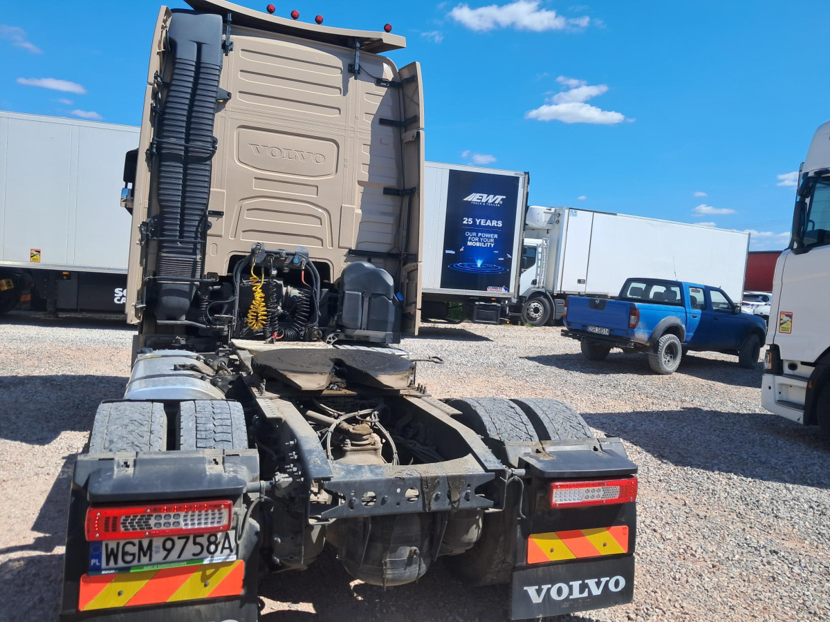 VOLVO FH CIĄGNIK SIODŁOWY - وحدة جر: صورة 4 VOLVO FH CIĄGNIK SIODŁOWY - وحدة جر: صورة 4