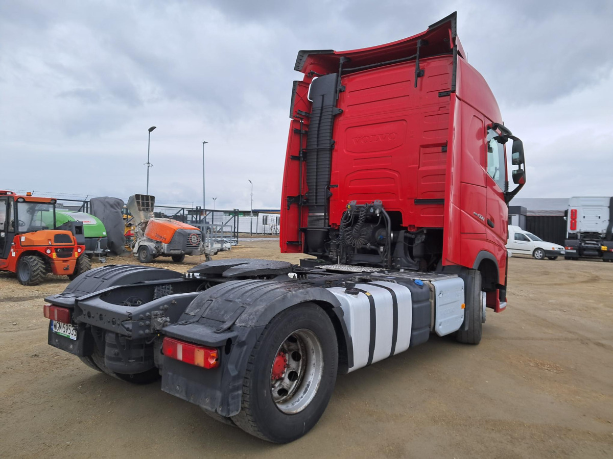 VOLVO FH CIĄGNIK SIODŁOWY - وحدة جر: صورة 5 VOLVO FH CIĄGNIK SIODŁOWY - وحدة جر: صورة 5