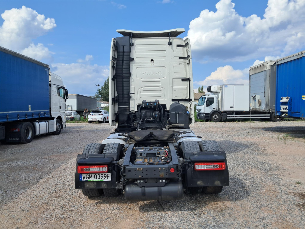 VOLVO FH CIĄGNIK SIODŁOWY - وحدة جر: صورة 4 VOLVO FH CIĄGNIK SIODŁOWY - وحدة جر: صورة 4