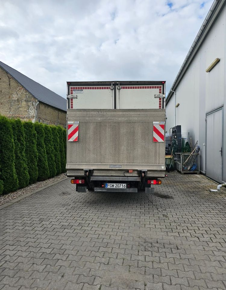 FUSO Canter 9C18 Izoterma - شاحنة الفريزر: صورة 4 FUSO Canter 9C18 Izoterma - شاحنة الفريزر: صورة 4