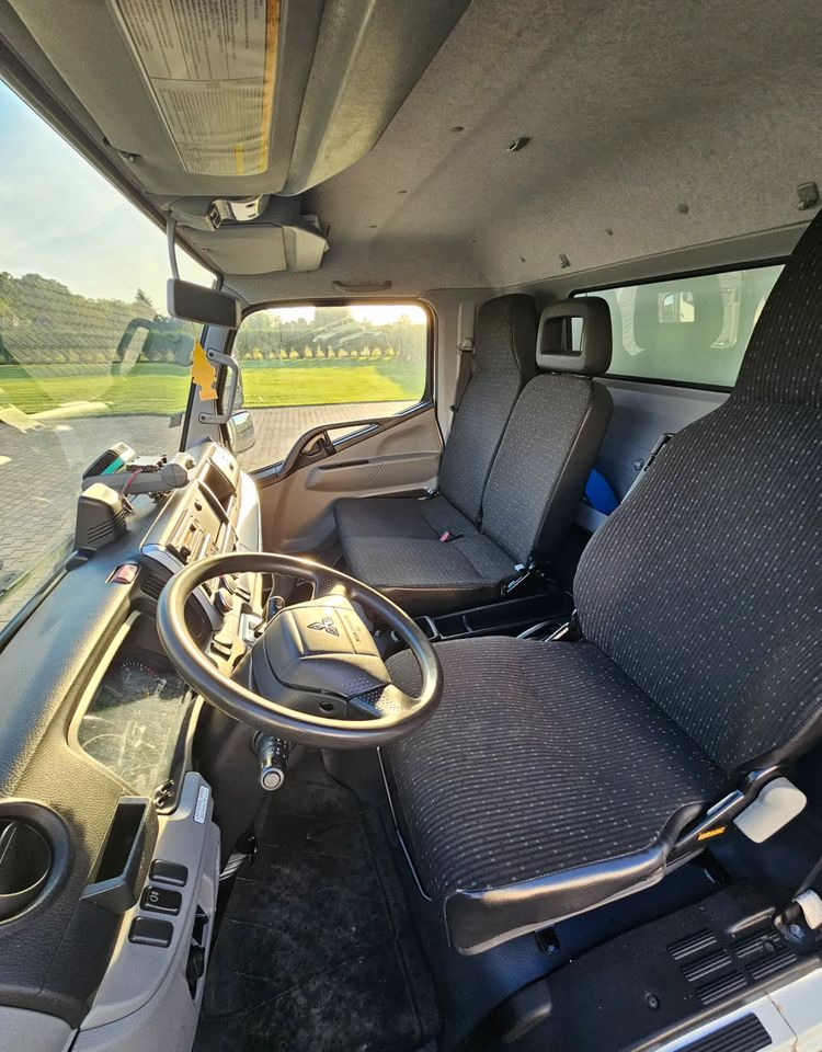 FUSO Canter 9C18 Izoterma - شاحنة الفريزر: صورة 5 FUSO Canter 9C18 Izoterma - شاحنة الفريزر: صورة 5