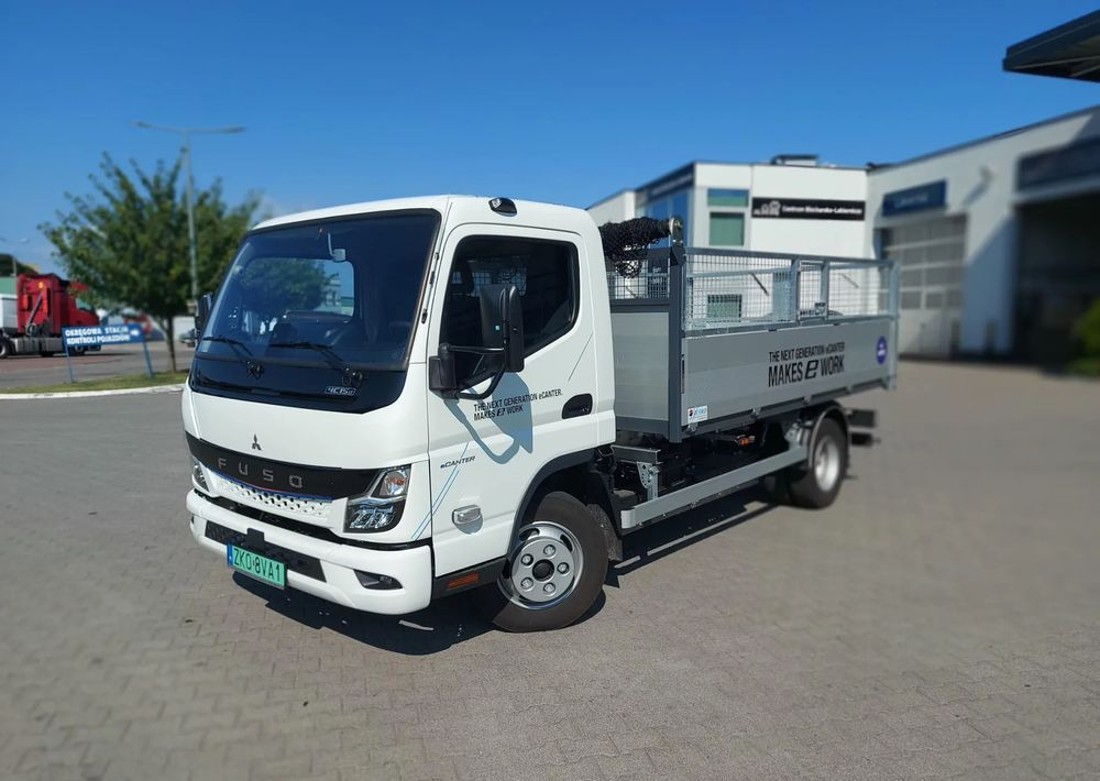 FUSO eCanter 4C15 Wywrotka Selektywna zbiórka - شاحنة قلاب, شاحنة كهربائية: صورة 1 FUSO eCanter 4C15 Wywrotka Selektywna zbiórka - شاحنة قلاب, شاحنة كهربائية: صورة 1