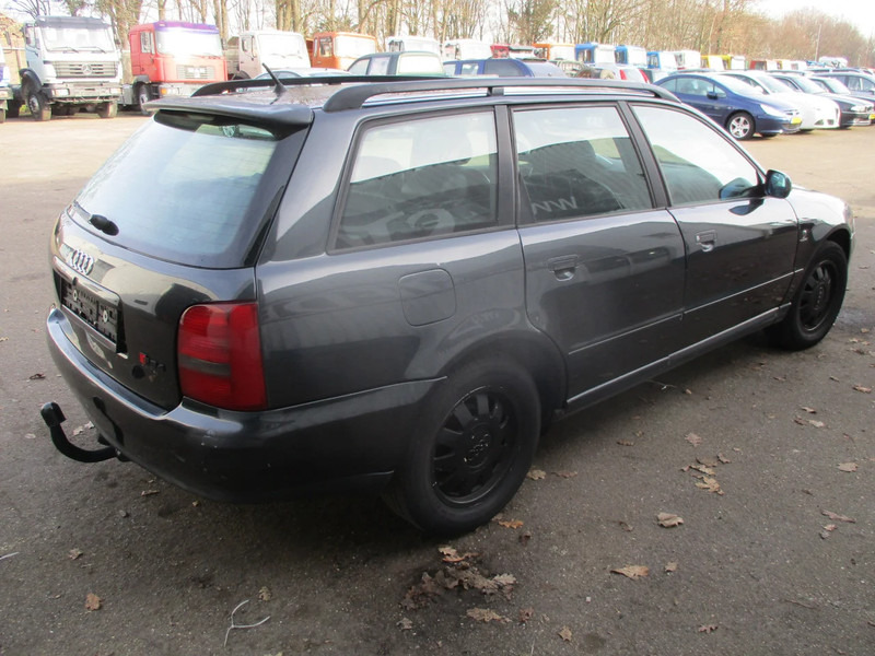 Audi A4 Avant 1.9 tdi , S-Line , Manual , Airco , EXPORT - سيارة: صورة 3 Audi A4 Avant 1.9 tdi , S-Line , Manual , Airco , EXPORT - سيارة: صورة 3