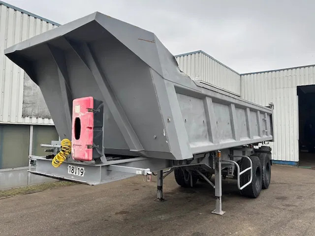 CIF 2 Axle Steel Tipper , Spring Suspension , Drum Brakes - قلابة نصف مقطورة نصف مقطورة قلابة: صورة 1 CIF 2 Axle Steel Tipper , Spring Suspension , Drum Brakes - قلابة نصف مقطورة نصف مقطورة قلابة: صورة 1