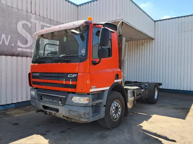 DAF CF 75.310 , RHD , ZF Manual , Euro 5 - شاحنة هيكل كابينة: صورة 1 DAF CF 75.310 , RHD , ZF Manual , Euro 5 - شاحنة هيكل كابينة: صورة 1