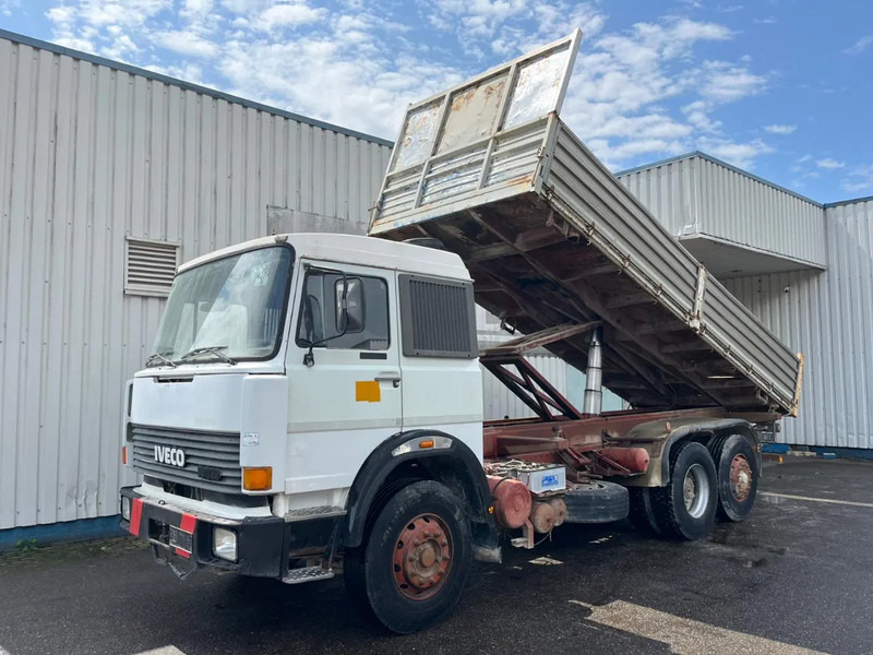 Iveco Turbostar 190-38 , 6x2 , V8 Watercooling , 3 Way Tipper , Spring Suspension , Manual - شاحنة قلاب: صورة 1 Iveco Turbostar 190-38 , 6x2 , V8 Watercooling , 3 Way Tipper , Spring Suspension , Manual - شاحنة قلاب: صورة 1
