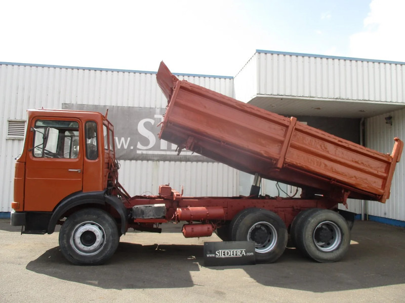 MAN 26.321 6x4 , 3 way tipper , ZF Manual , Spring suspension - شاحنة قلاب: صورة 2 MAN 26.321 6x4 , 3 way tipper , ZF Manual , Spring suspension - شاحنة قلاب: صورة 2