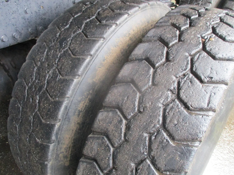 شاحنة قلاب MAN 35-364 , Manual , 8x4 , 3 way tipper , Spring suspension: صورة 18 شاحنة قلاب MAN 35-364 , Manual , 8x4 , 3 way tipper , Spring suspension: صورة 18