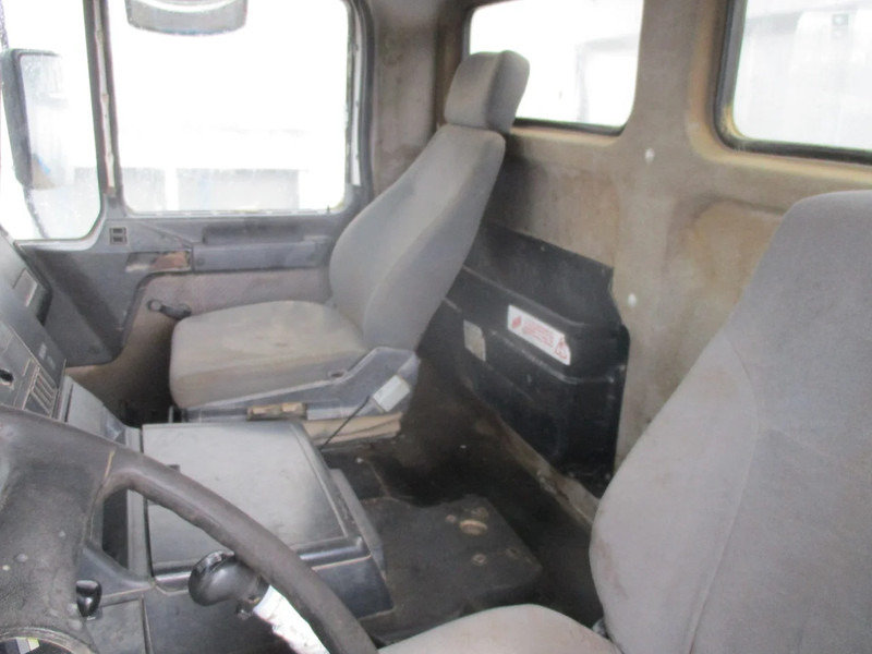 شاحنة قلاب MAN 35-364 , Manual , 8x4 , 3 way tipper , Spring suspension: صورة 12 شاحنة قلاب MAN 35-364 , Manual , 8x4 , 3 way tipper , Spring suspension: صورة 12