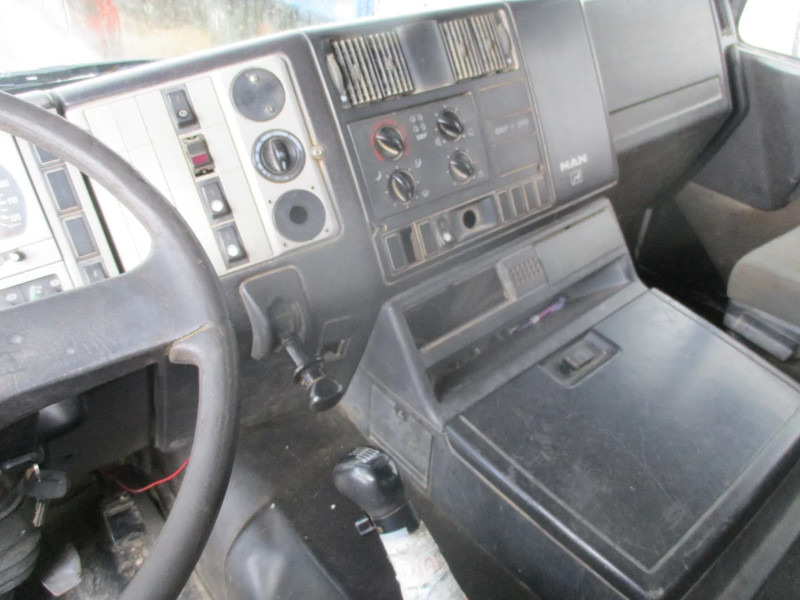 شاحنة قلاب MAN 35-364 , Manual , 8x4 , 3 way tipper , Spring suspension: صورة 13 شاحنة قلاب MAN 35-364 , Manual , 8x4 , 3 way tipper , Spring suspension: صورة 13