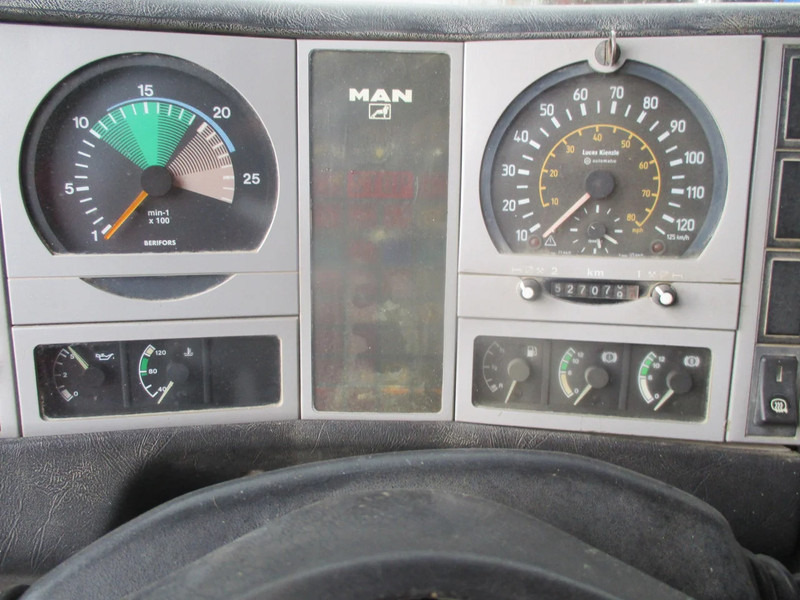 شاحنة قلاب MAN 35-364 , Manual , 8x4 , 3 way tipper , Spring suspension: صورة 11 شاحنة قلاب MAN 35-364 , Manual , 8x4 , 3 way tipper , Spring suspension: صورة 11