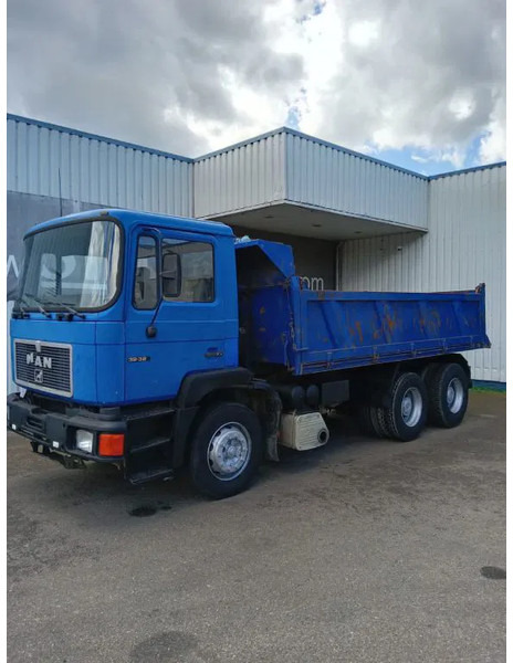 MAN F2000 , 32-322 , 6x4 , ZF Manual , Tipper , Spring Suspension - شاحنة قلاب: صورة 5 MAN F2000 , 32-322 , 6x4 , ZF Manual , Tipper , Spring Suspension - شاحنة قلاب: صورة 5
