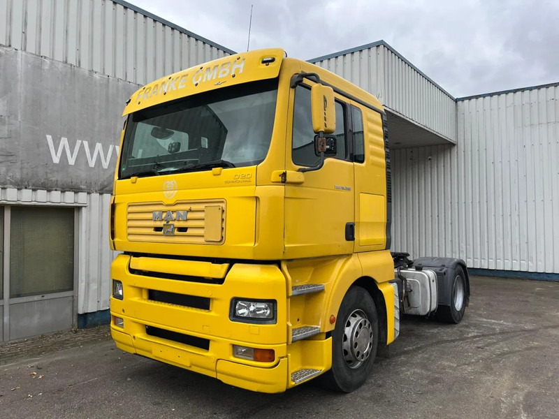 MAN TGA 18-390 , Manual Gearbox , Airco , PTO , Tipper hydraulics - وحدة جر: صورة 1 MAN TGA 18-390 , Manual Gearbox , Airco , PTO , Tipper hydraulics - وحدة جر: صورة 1