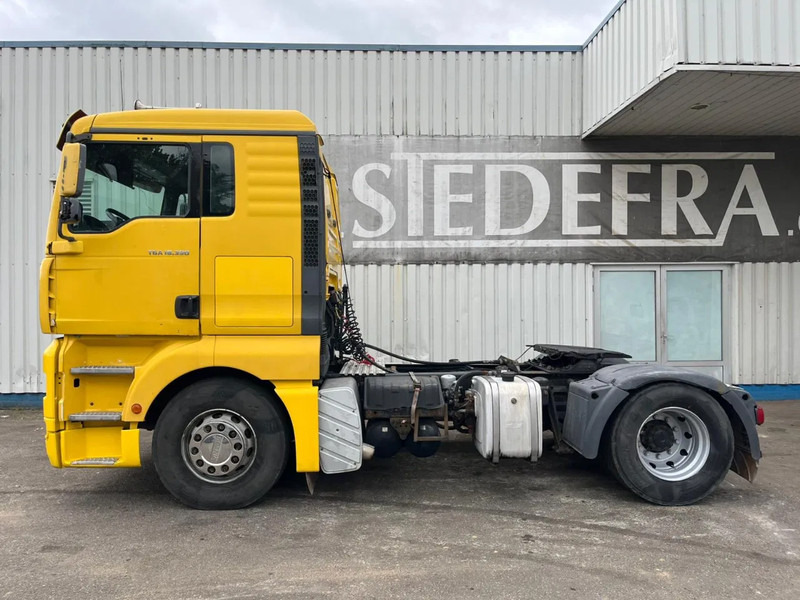 MAN TGA 18-390 , Manual Gearbox , Airco , PTO , Tipper hydraulics - وحدة جر: صورة 2 MAN TGA 18-390 , Manual Gearbox , Airco , PTO , Tipper hydraulics - وحدة جر: صورة 2