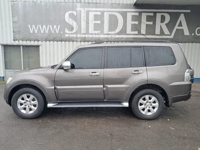 Mitsubishi Pajero GLS 3.5 - V6 , 4x4 , 7 Pers. , Full option - سيارة: صورة 2 Mitsubishi Pajero GLS 3.5 - V6 , 4x4 , 7 Pers. , Full option - سيارة: صورة 2