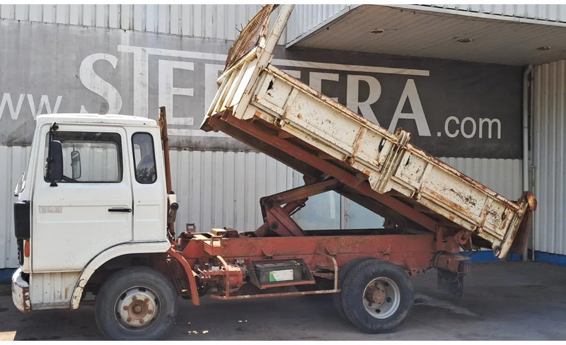Renault Midliner S 130 , 6 Cylinder , 3 Way Tipper , Spring suspensiom - شاحنة قلاب: صورة 2 Renault Midliner S 130 , 6 Cylinder , 3 Way Tipper , Spring suspensiom - شاحنة قلاب: صورة 2