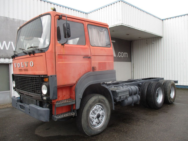 Volvo F7 , 6x4 , Manual , Euro 1 , Telma Retarder , Spring suspension - شاحنة هيكل كابينة: صورة 1 Volvo F7 , 6x4 , Manual , Euro 1 , Telma Retarder , Spring suspension - شاحنة هيكل كابينة: صورة 1