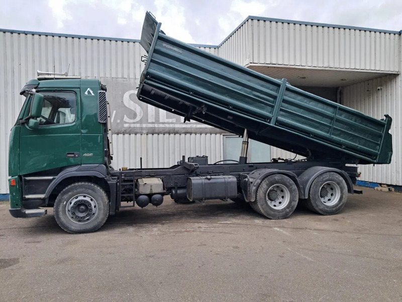 Volvo FH 12 - 460 , 6x2 , 3 Way Tipper, Spring Suspension , Manual Gearbox, Airco - شاحنة قلاب: صورة 2 Volvo FH 12 - 460 , 6x2 , 3 Way Tipper, Spring Suspension , Manual Gearbox, Airco - شاحنة قلاب: صورة 2