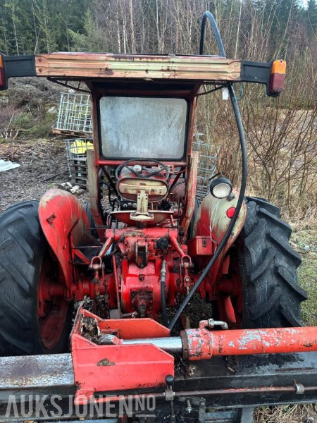 1900 Volvo 320 Buster traktor FRONTLASTER MVA FRI - INGEN MINSTEPRIS - جرار: صورة 4 1900 Volvo 320 Buster traktor FRONTLASTER MVA FRI - INGEN MINSTEPRIS - جرار: صورة 4
