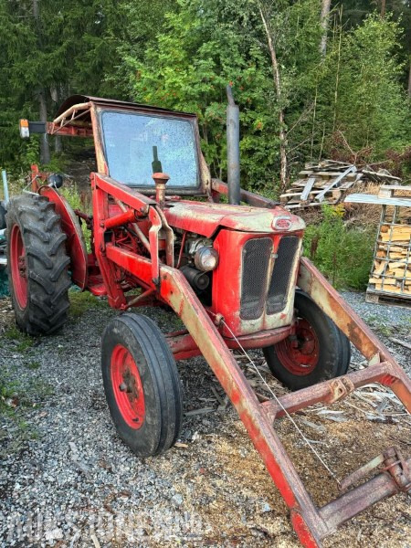 1900 Volvo 320 Buster traktor FRONTLASTER MVA FRI - INGEN MINSTEPRIS - جرار: صورة 2 1900 Volvo 320 Buster traktor FRONTLASTER MVA FRI - INGEN MINSTEPRIS - جرار: صورة 2