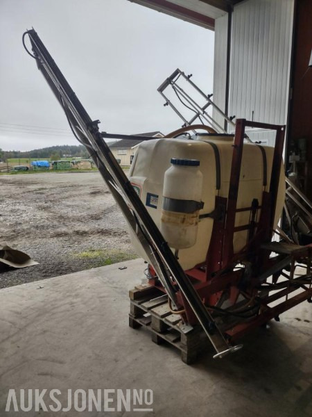 1900 YLØ Eho kone sprøyte med elektrisk betjening - الآلات الزراعية: صورة 3 1900 YLØ Eho kone sprøyte med elektrisk betjening - الآلات الزراعية: صورة 3