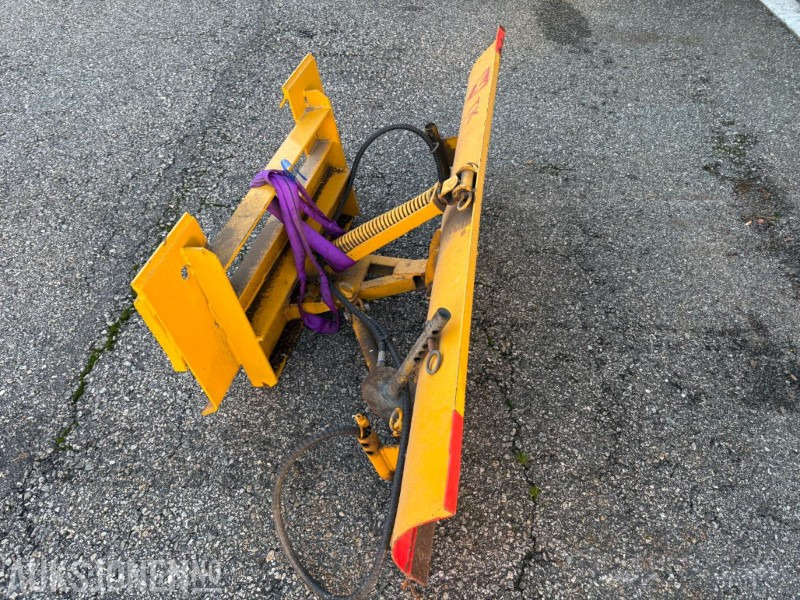 1900 kommunal skjær med euro feste - الآلات الزراعية: صورة 3 1900 kommunal skjær med euro feste - الآلات الزراعية: صورة 3