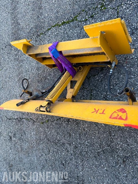 1900 kommunal skjær med euro feste - الآلات الزراعية: صورة 4 1900 kommunal skjær med euro feste - الآلات الزراعية: صورة 4