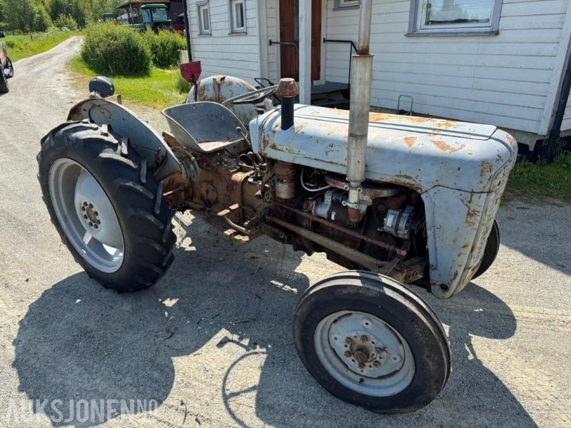 1959 Ferguson 35 Gullfisk - جرار: صورة 4 1959 Ferguson 35 Gullfisk - جرار: صورة 4