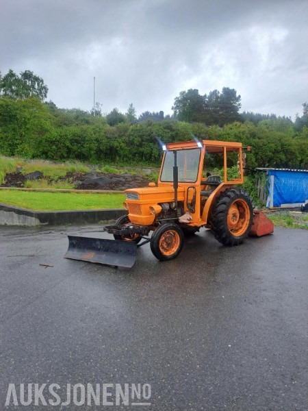 1974 Fiat 350 traktor med brøyteskjær - جرار: صورة 1 1974 Fiat 350 traktor med brøyteskjær - جرار: صورة 1