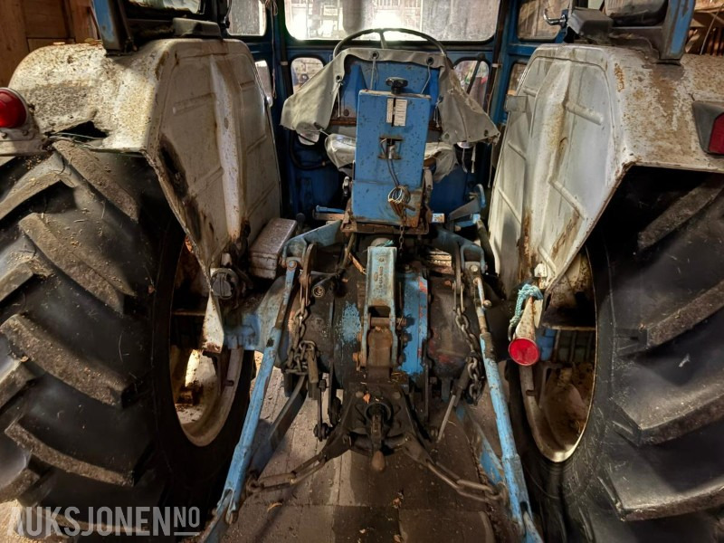 1975 FORD 4000 MED FRONTLASTER - جرار: صورة 4 1975 FORD 4000 MED FRONTLASTER - جرار: صورة 4