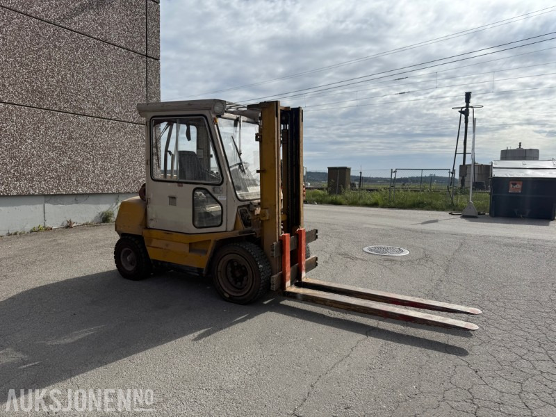 1986 Toyota 3FD-30 truck med sideforskyver - معدات المناولة: صورة 3 1986 Toyota 3FD-30 truck med sideforskyver - معدات المناولة: صورة 3