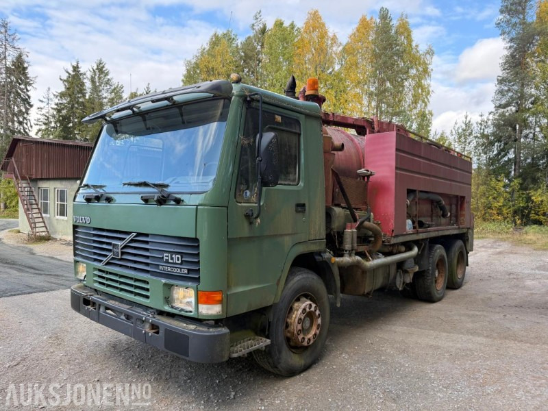 1986 Volvo FL10 Intercooler 6x2 med Müller Umwelttechnik slamsuger/spylepåbygg - آلية المنفعة/ مركبة خاصة: صورة 1 1986 Volvo FL10 Intercooler 6x2 med Müller Umwelttechnik slamsuger/spylepåbygg - آلية المنفعة/ مركبة خاصة: صورة 1