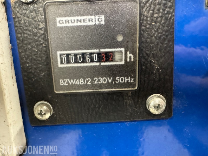 1990 Nødstrømsaggregat Ruggerini / Genetech 15 kVA – driftssikkert dieselaggregat - معدات صناعية: صورة 4 1990 Nødstrømsaggregat Ruggerini / Genetech 15 kVA – driftssikkert dieselaggregat - معدات صناعية: صورة 4