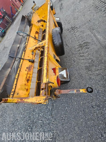 1991 Falköping Sandstrøer / Slepestrøer med hjul - Slepefeste - Type B10LU - 1 m3 - الآلات الزراعية: صورة 5 1991 Falköping Sandstrøer / Slepestrøer med hjul - Slepefeste - Type B10LU - 1 m3 - الآلات الزراعية: صورة 5