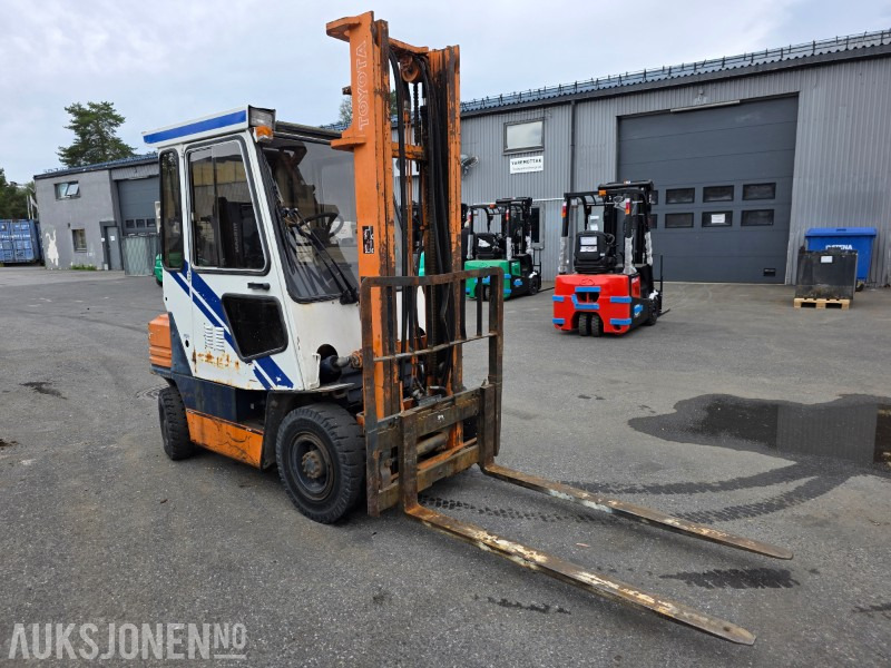 1991 Toyota 02 5FD 25 2.5 tonn dieseltruck - معدات المناولة: صورة 2 1991 Toyota 02 5FD 25 2.5 tonn dieseltruck - معدات المناولة: صورة 2