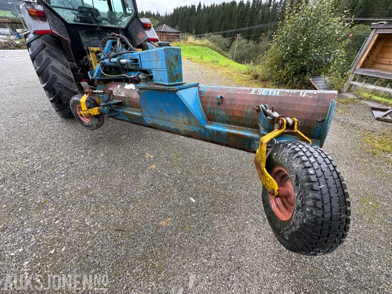 1993 Valtra 6100 Turbo m/ Quicke 640 laster og etterhengende brøyteskjær - جرار: صورة 5 1993 Valtra 6100 Turbo m/ Quicke 640 laster og etterhengende brøyteskjær - جرار: صورة 5
