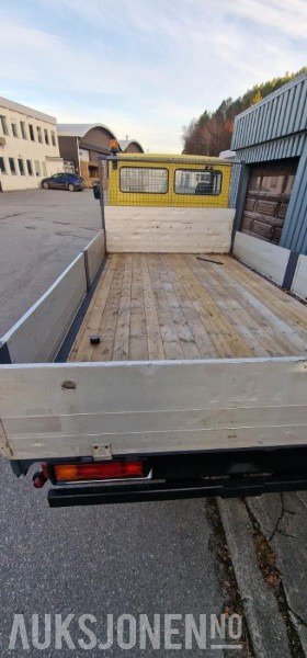 1994 Mercedes-Benz vario 611D lav km stand 9000km med kran - شاحنات مسطحة: صورة 5 1994 Mercedes-Benz vario 611D lav km stand 9000km med kran - شاحنات مسطحة: صورة 5