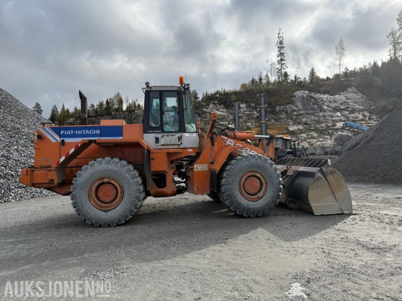 1995 Fiat-Hitachi FR 220.2 - اللودر بعجل: صورة 5 1995 Fiat-Hitachi FR 220.2 - اللودر بعجل: صورة 5