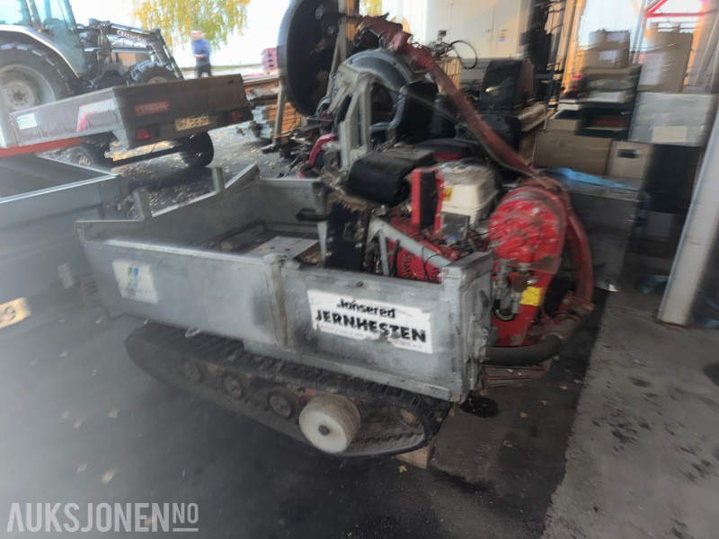 1996 Jonsered Jernhesten – beltedrevet transportvogn med hydraulisk vinsj - معدات البناء: صورة 4 1996 Jonsered Jernhesten – beltedrevet transportvogn med hydraulisk vinsj - معدات البناء: صورة 4